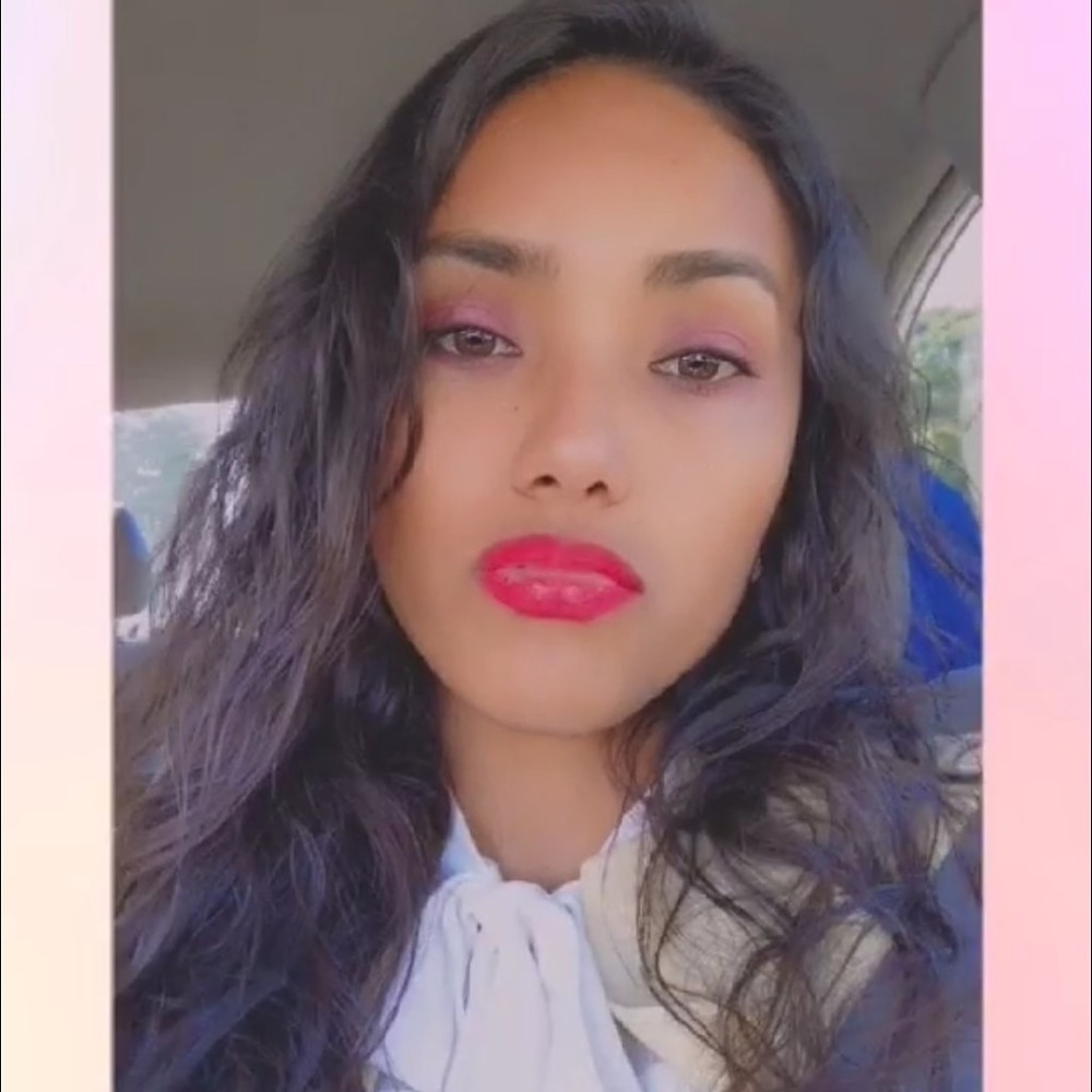 Meet your Posher, Yaqueline